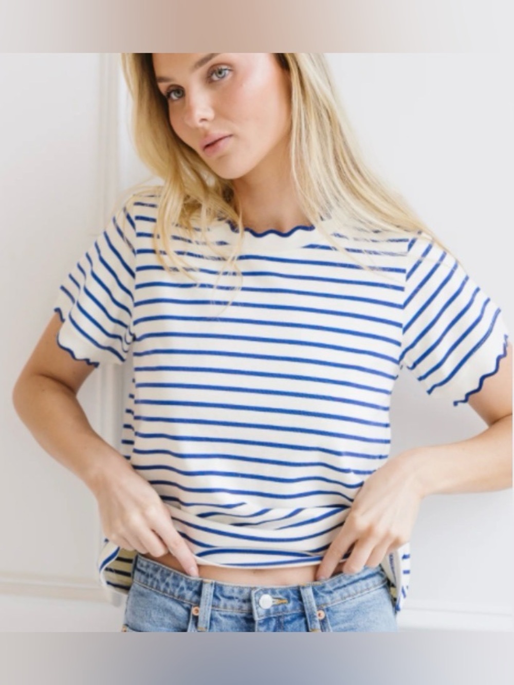 Vestique Nautical Blue and White Scallop Edge